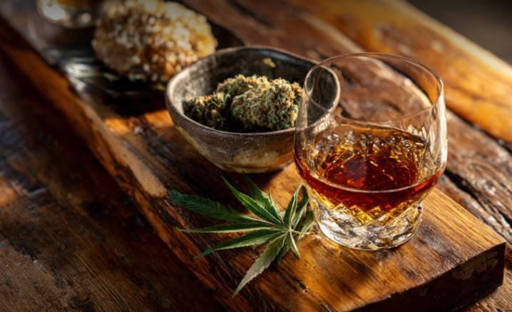 Understanding the Basics of Pairing Cannabis with Whiskey