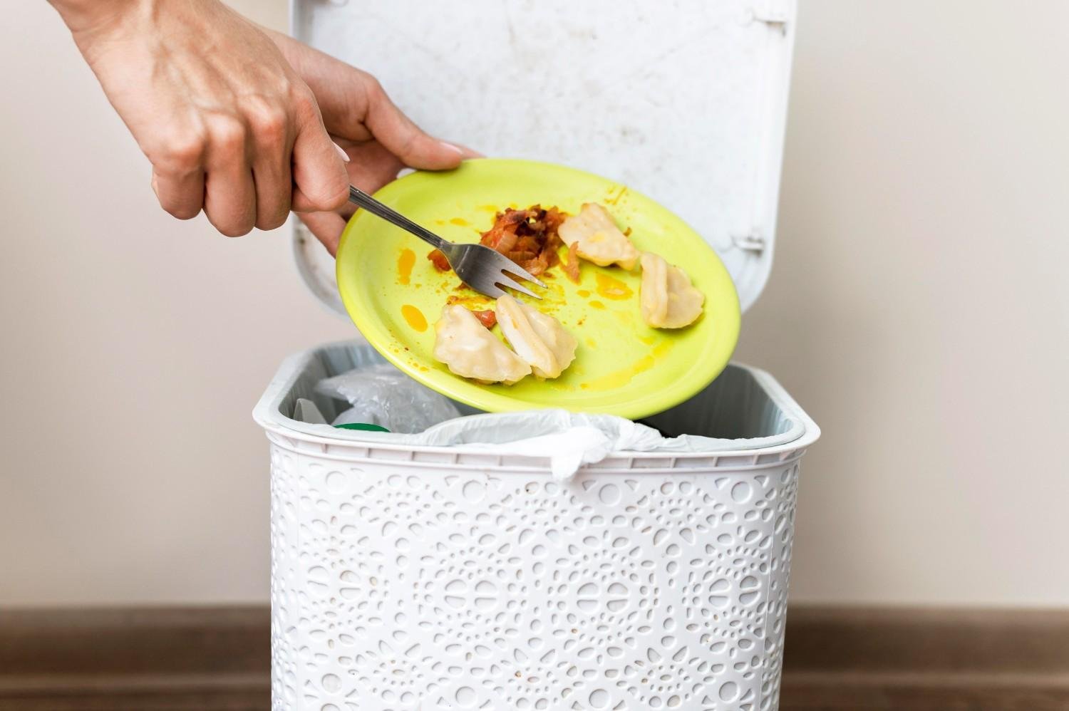 The Garbage Bowl: Reduce Trips to the Trash